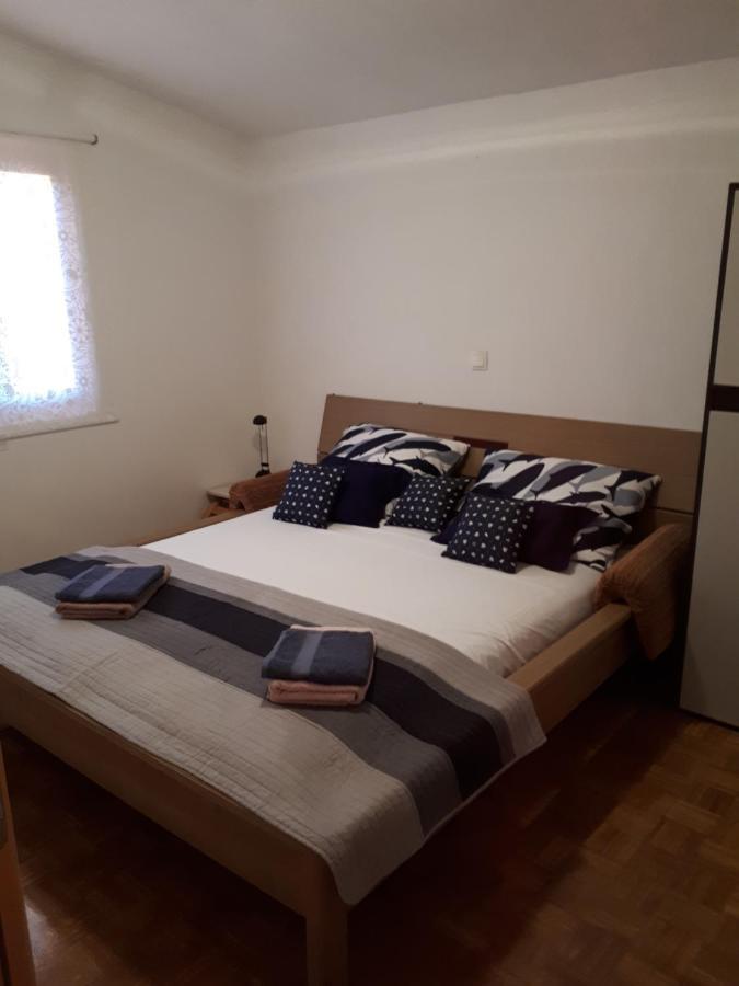 Apartmani Sikic Metajna Exterior photo
