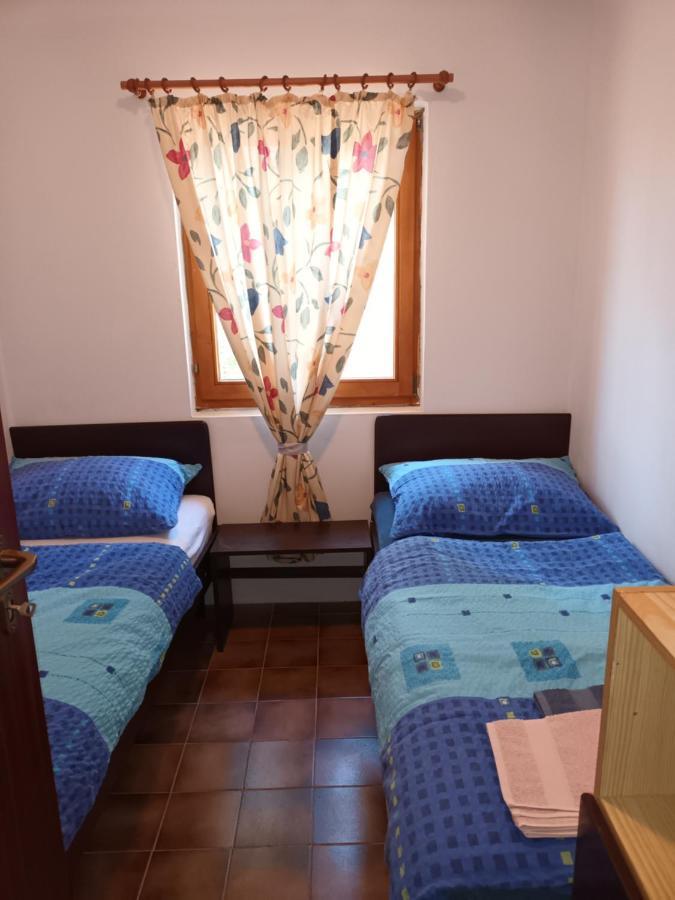 Apartmani Sikic Metajna Exterior photo